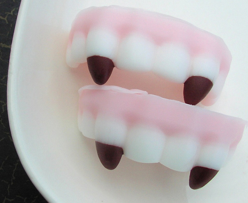 lindsay lohan vampire teeth. Vampire Fangs Necklace.